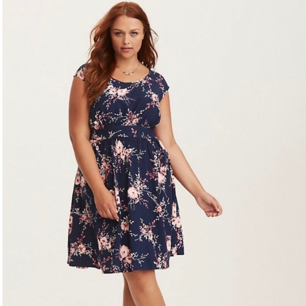 NWT TORRID FLORAL CHALLIS OPEN BACK DRESS SZ 1